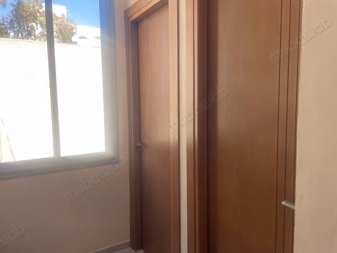 Location open space of 350 m2 new in Lain Savary