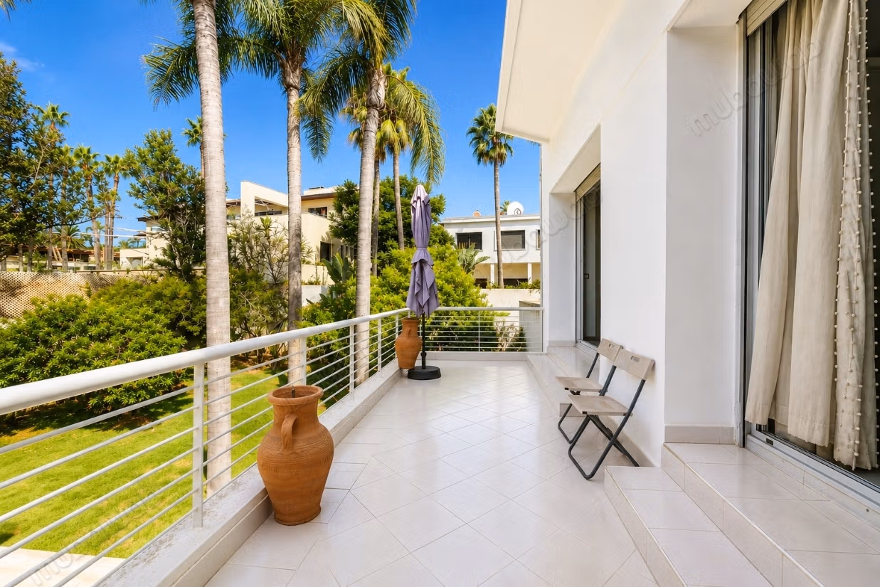 Excepcional villa en alquiler en Anfa Superior. 3 habitaciones agradables. Aire acondicionado y piscina