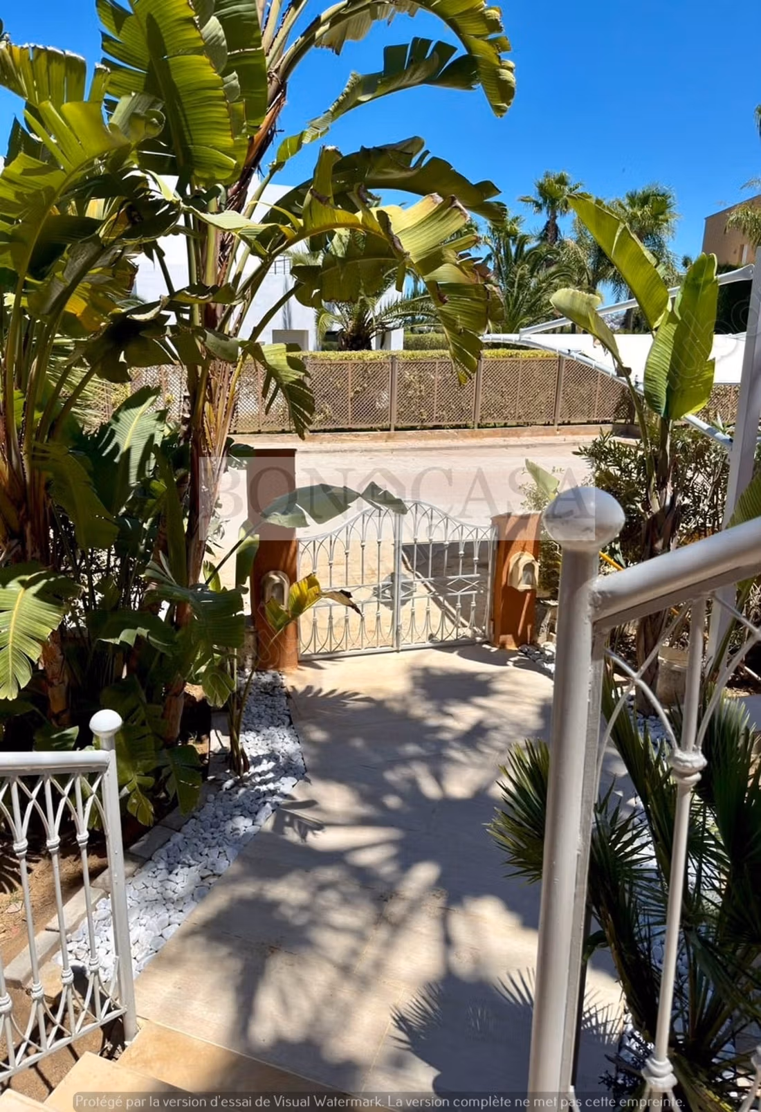S2 avec terrasse vue dégagée à louer à Gammarth