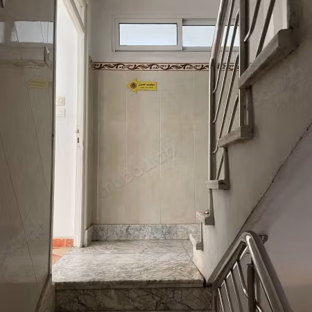 Très bel appartement en location en Centre ville. 
12 pièces confortables. 
Double vitrage