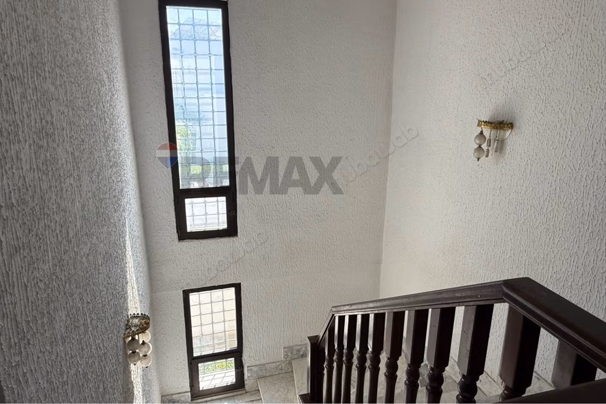 Villa for sale of 452 m² El Menzah 9 A