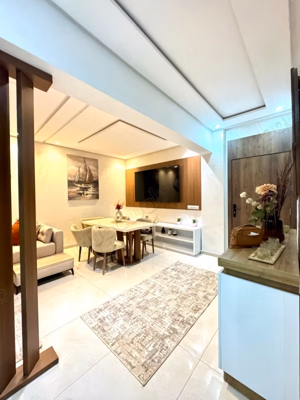Luxueuse appartement meublee en Location L. D