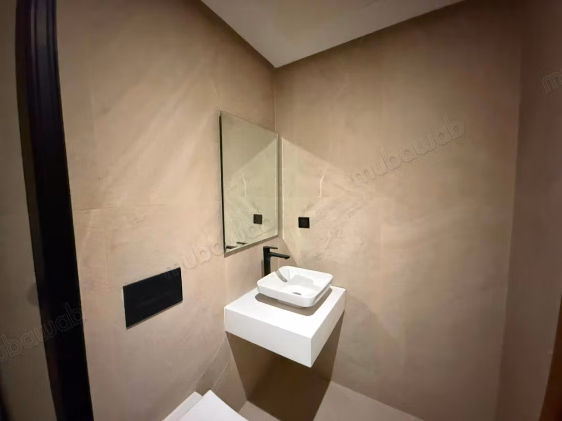 CFC/Magnifique 2 chambres vide – Terrasse