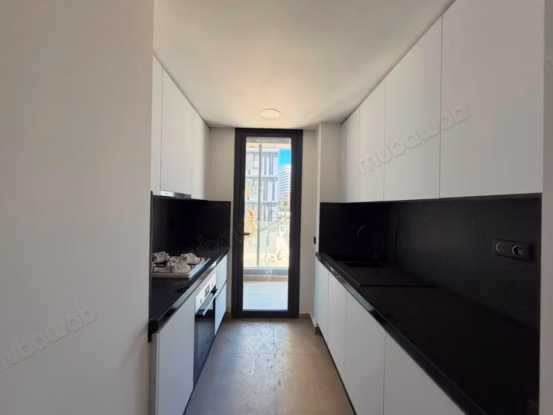 CFC/Magnifique 2 chambres vide – Terrasse