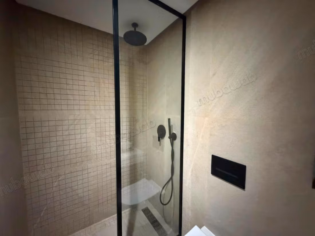 CFC/Magnifique 2 chambres vide – Terrasse