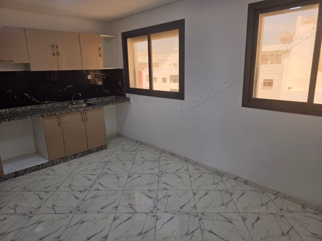 Appartement à vendre à Sidi Haji. 3 pièces magnifiques. Parking et balcon