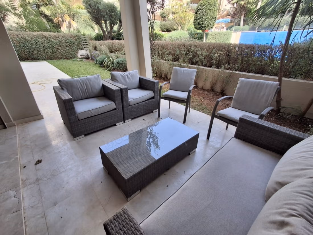 Appartement te huur in Ville Verte. Totale oppervlakte 180 m². Gemeubileerd