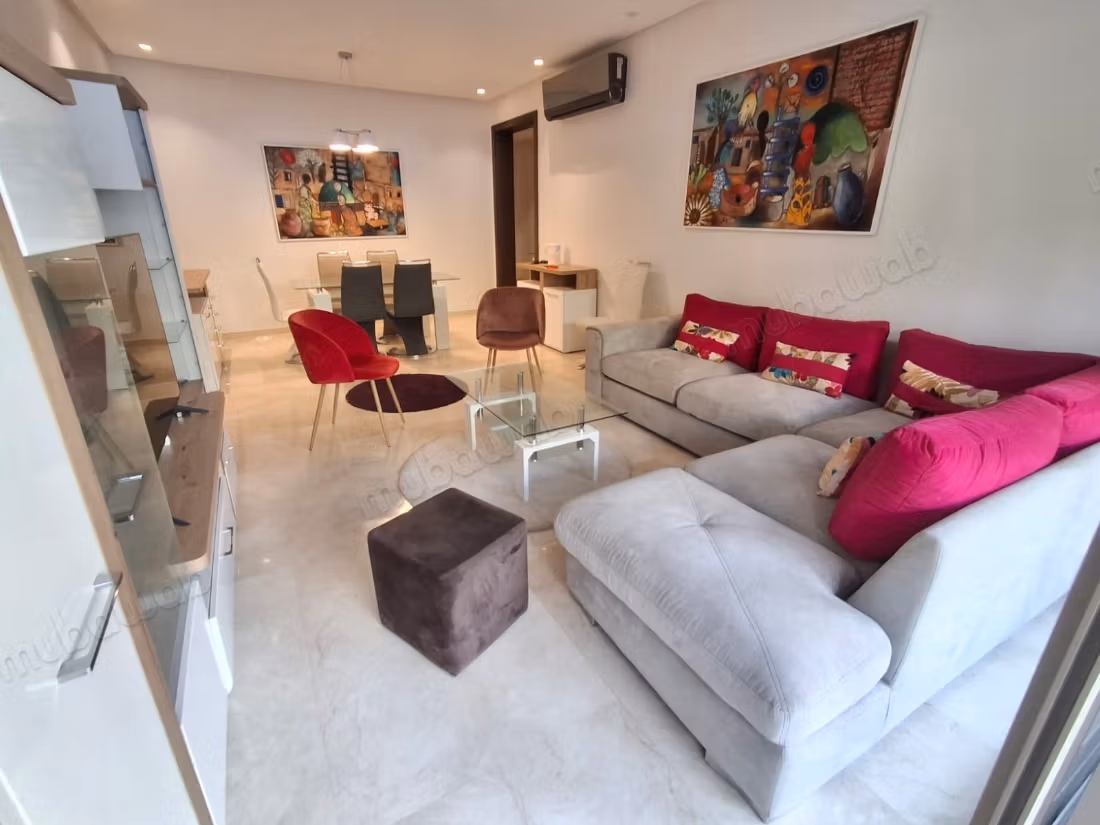 Appartement te huur in Ville Verte. Totale oppervlakte 180 m². Gemeubileerd