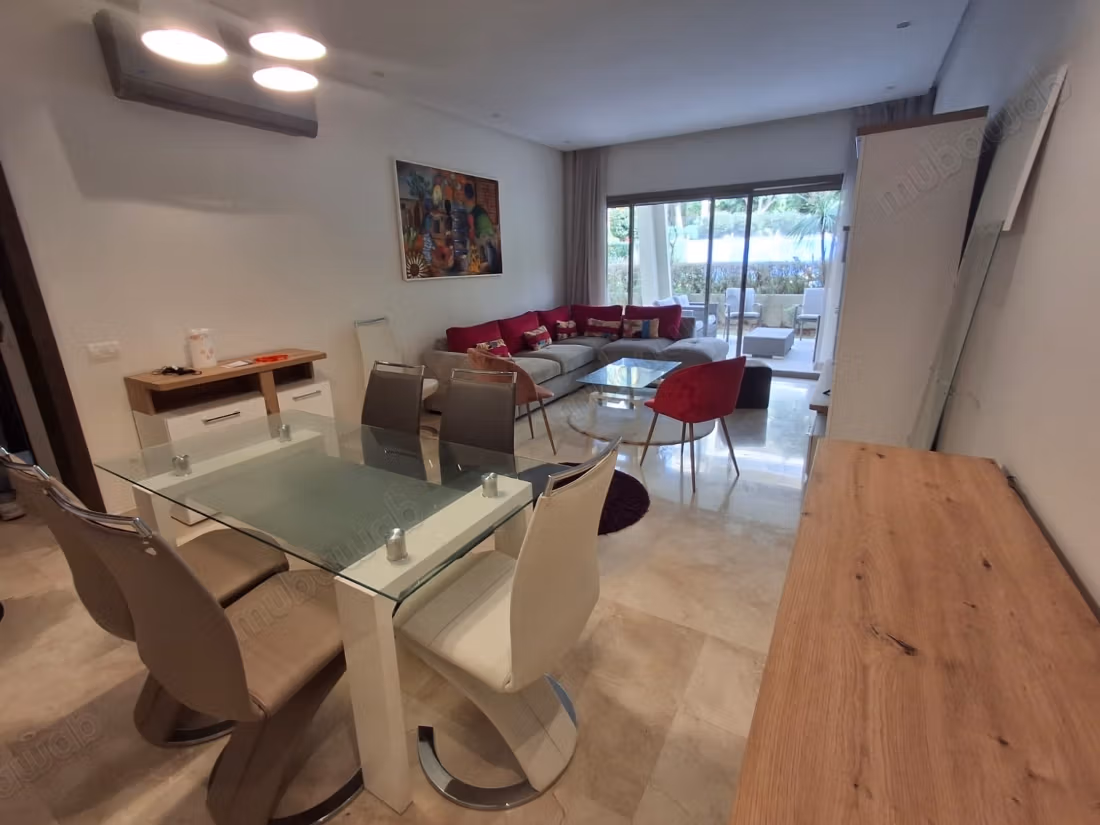 Appartement te huur in Ville Verte. Totale oppervlakte 180 m². Gemeubileerd