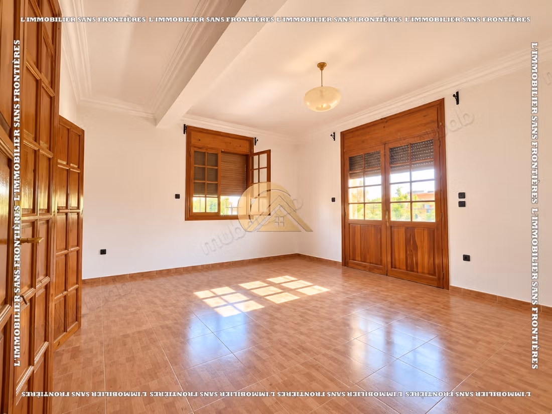 Villa vide avec piscine privée à louer à Targa
