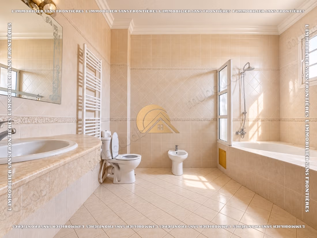 Villa vide avec piscine privée à louer à Targa