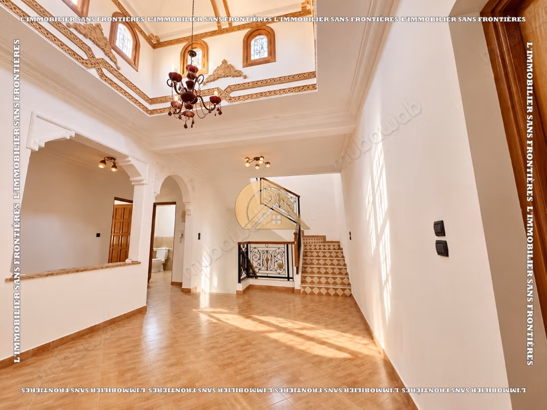 Villa vide avec piscine privée à louer à Targa