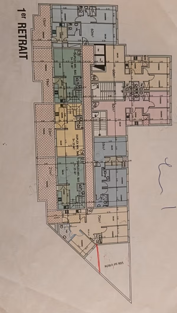 Duplex te koop met twee verdiepingen en een terras van 21 meter