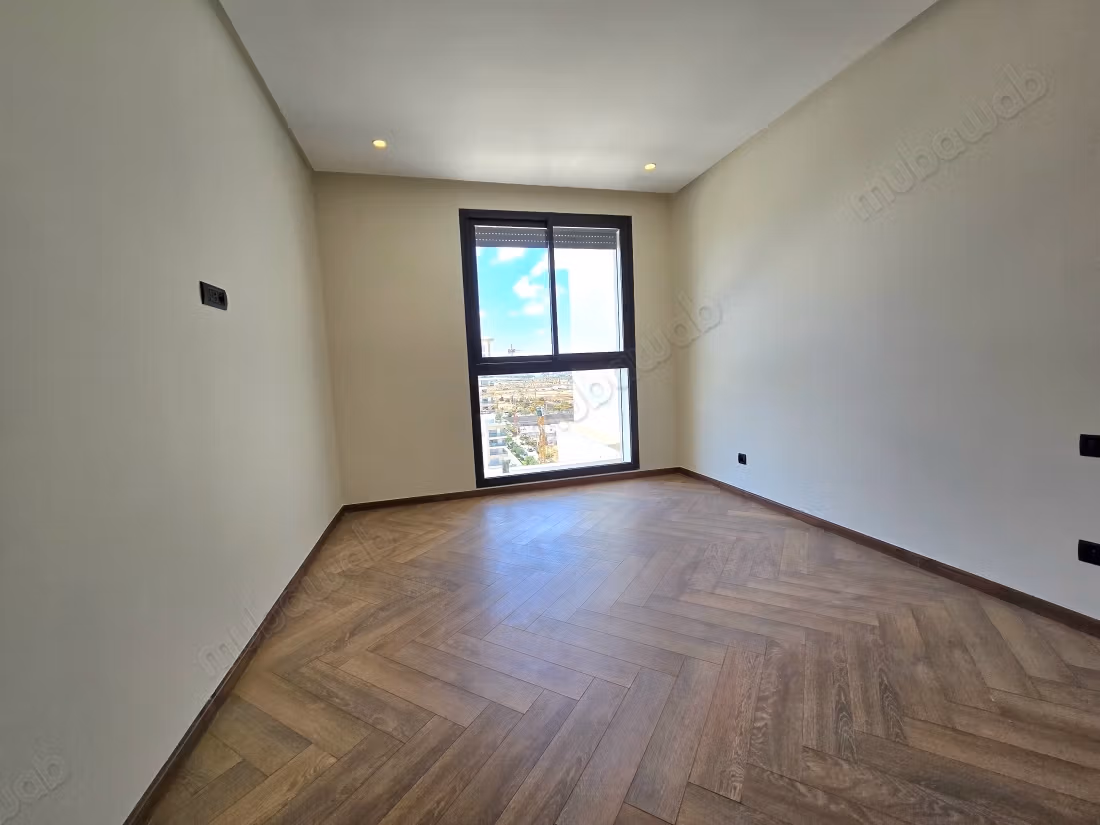 Bel appartamento in affitto a Casablanca Finance City. 4 camere confortevoli. Porta sicura e riscaldamento centralizzato