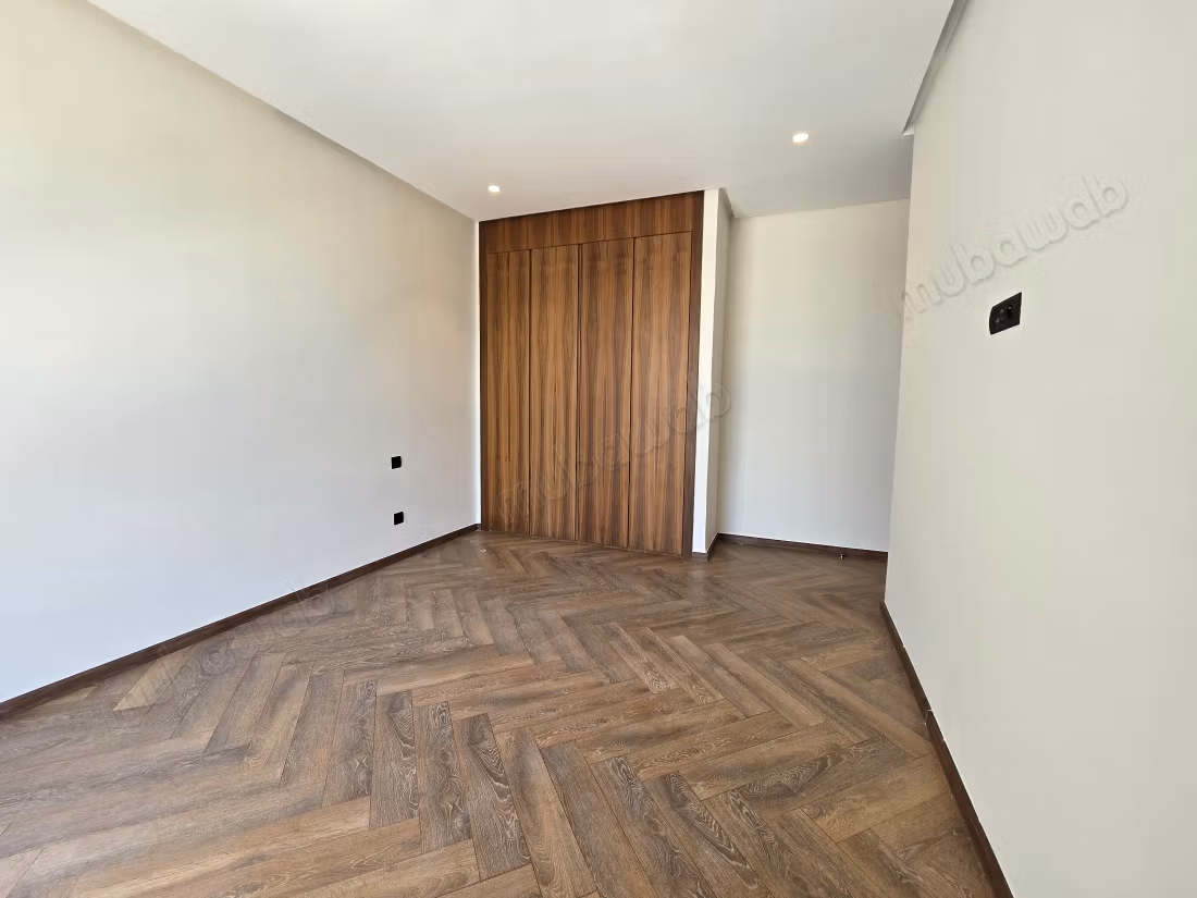 Bel appartamento in affitto a Casablanca Finance City. 4 camere confortevoli. Porta sicura e riscaldamento centralizzato