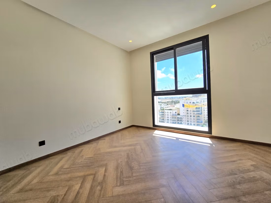 Bel appartamento in affitto a Casablanca Finance City. 4 camere confortevoli. Porta sicura e riscaldamento centralizzato