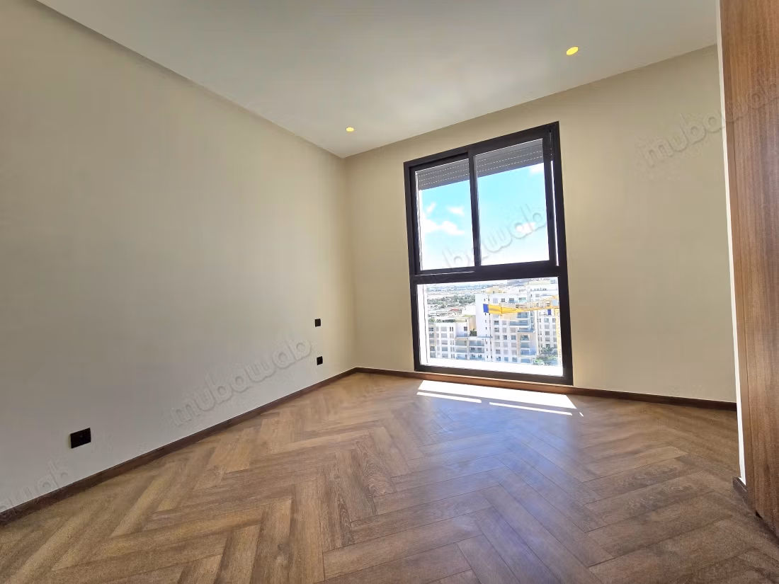 Bel appartamento in affitto a Casablanca Finance City. 4 camere confortevoli. Porta sicura e riscaldamento centralizzato