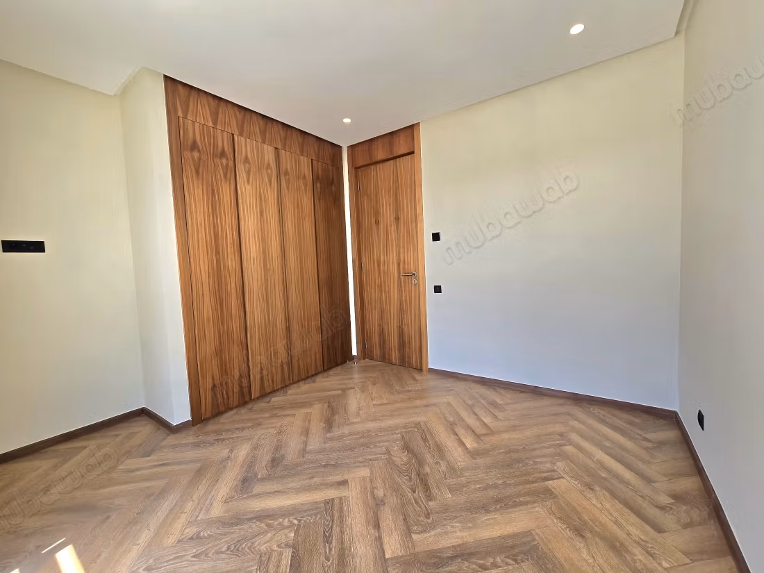 Bel appartamento in affitto a Casablanca Finance City. 4 camere confortevoli. Porta sicura e riscaldamento centralizzato