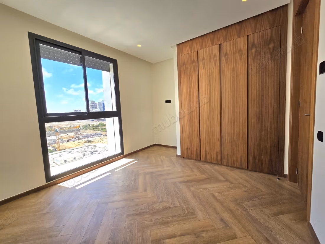 Bel appartamento in affitto a Casablanca Finance City. 4 camere confortevoli. Porta sicura e riscaldamento centralizzato