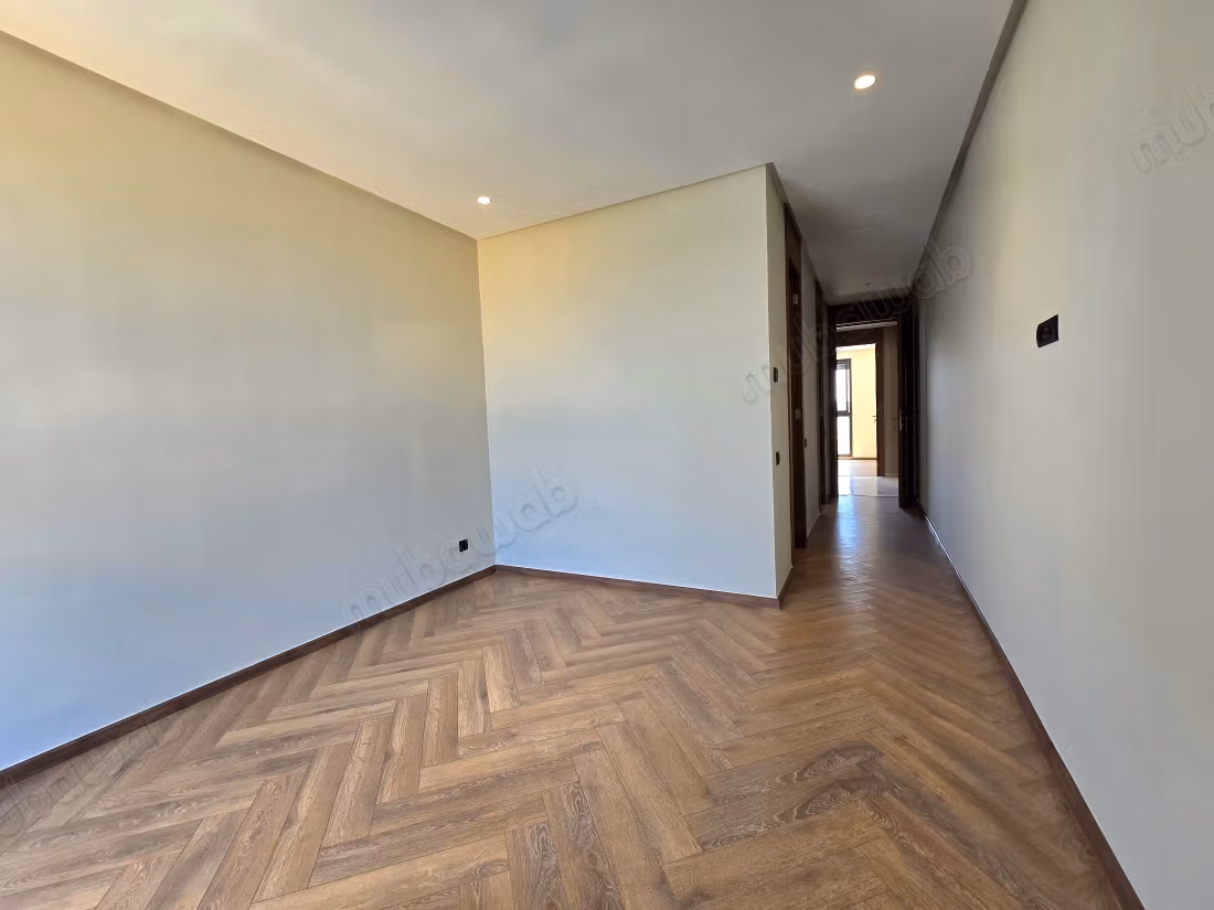 Bel appartamento in affitto a Casablanca Finance City. 4 camere confortevoli. Porta sicura e riscaldamento centralizzato