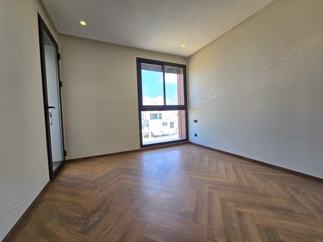 Bel appartamento in affitto a Casablanca Finance City. 4 camere confortevoli. Porta sicura e riscaldamento centralizzato