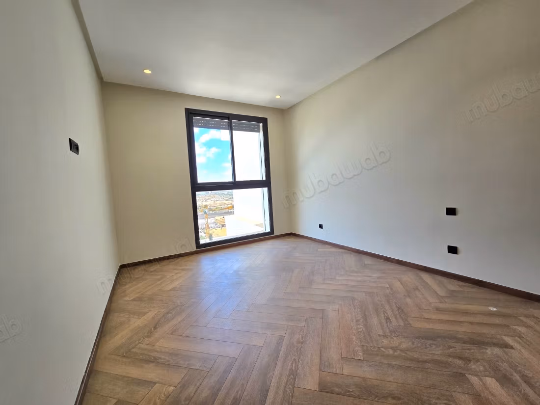 Bel appartamento in affitto a Casablanca Finance City. 4 camere confortevoli. Porta sicura e riscaldamento centralizzato