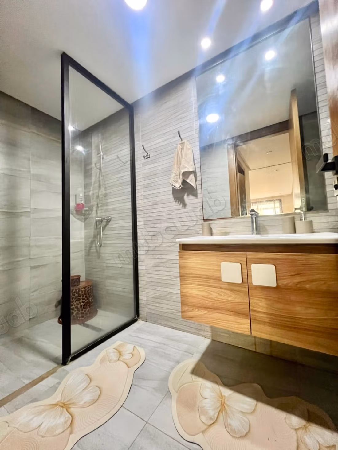 Magnifique rez de jardin 2 chambres à dar bouazza