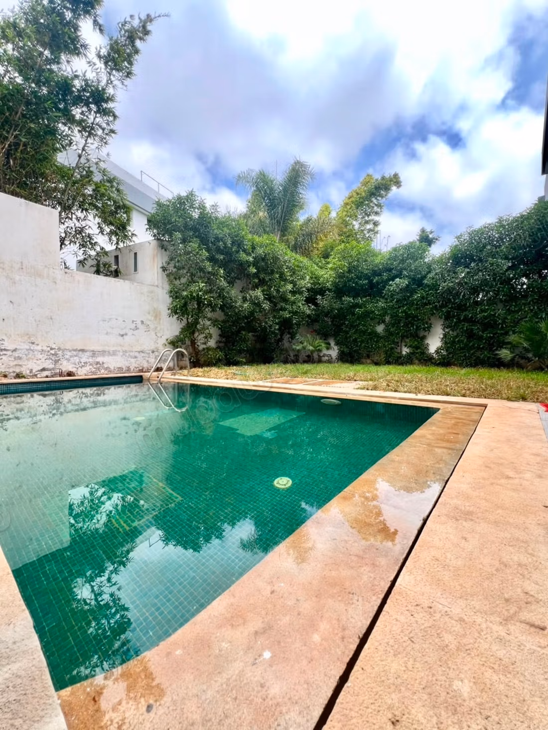 Magnifique rez de jardin 2 chambres à dar bouazza