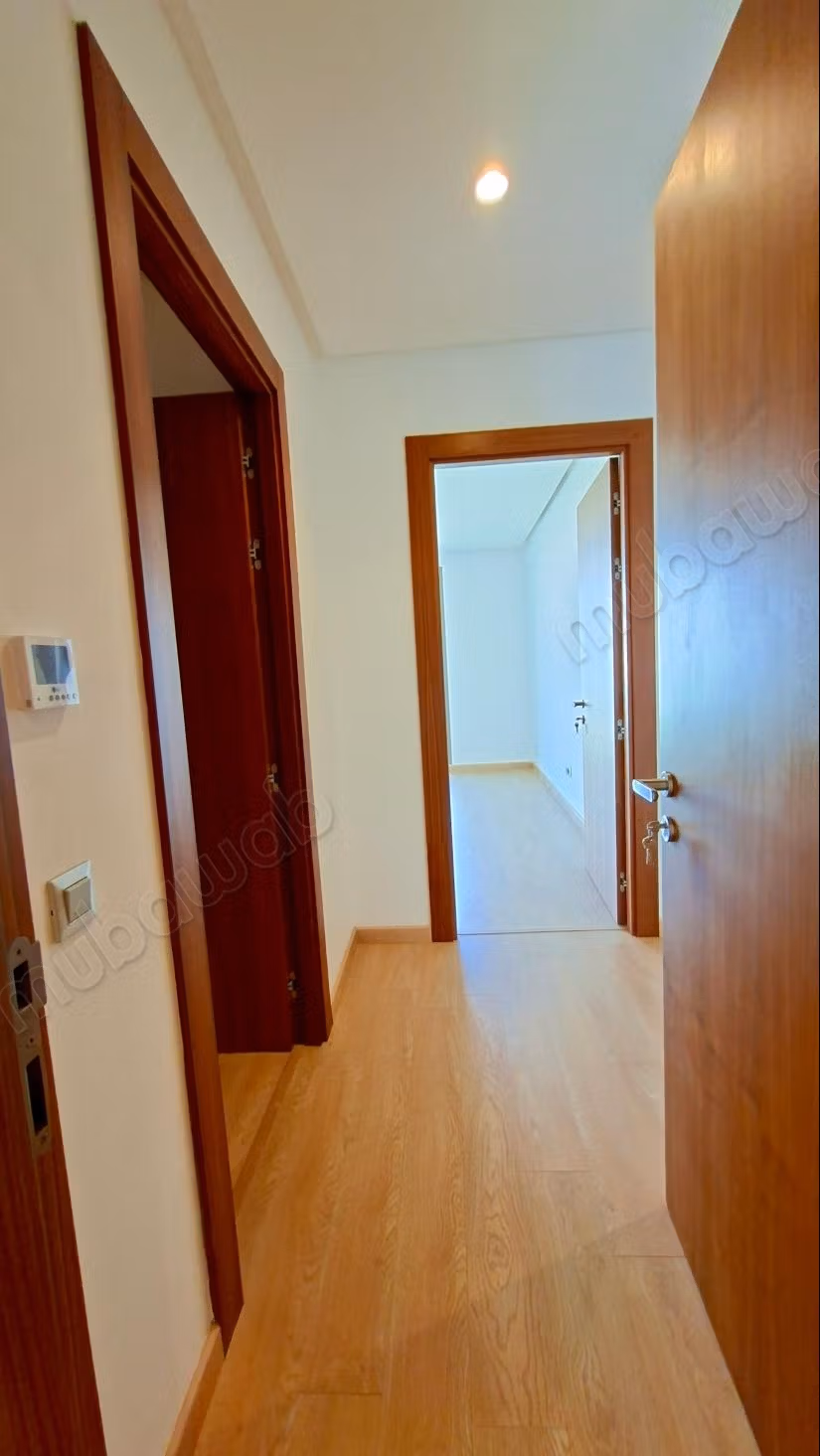 Appartement neuf en location a souissi