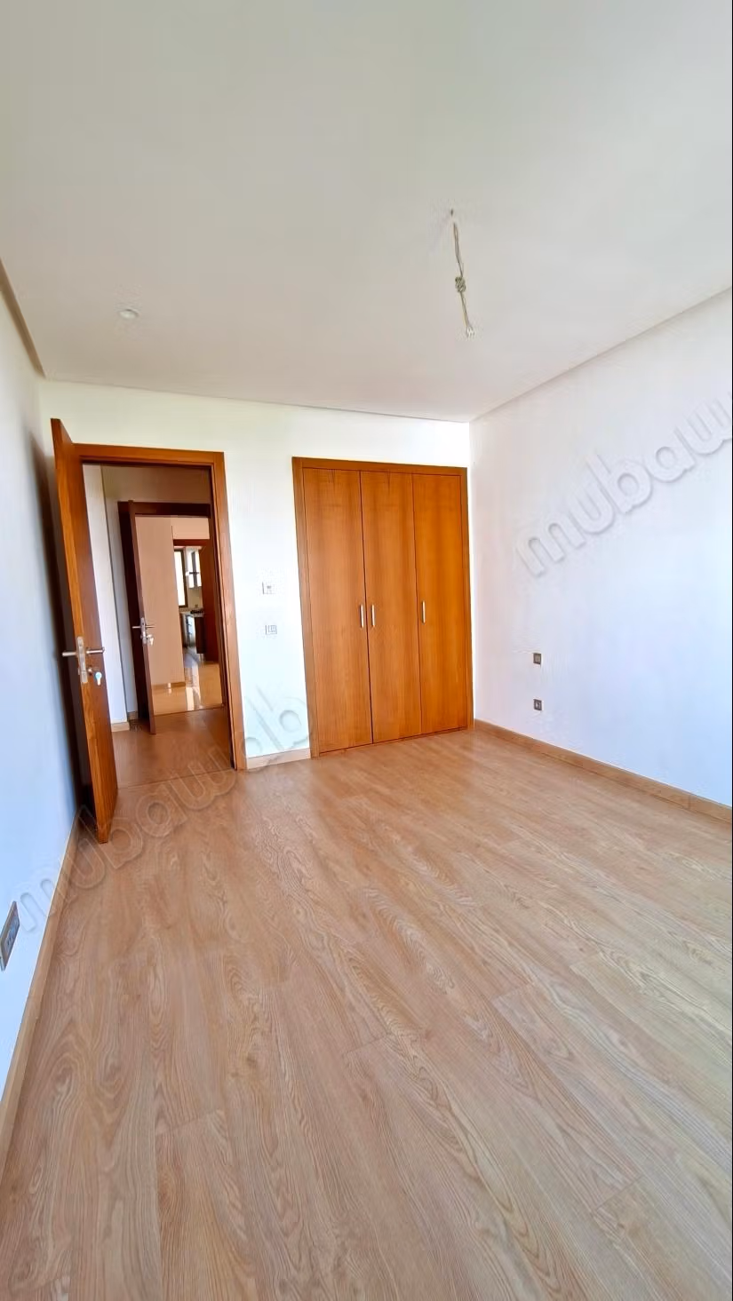 Appartement neuf en location a souissi
