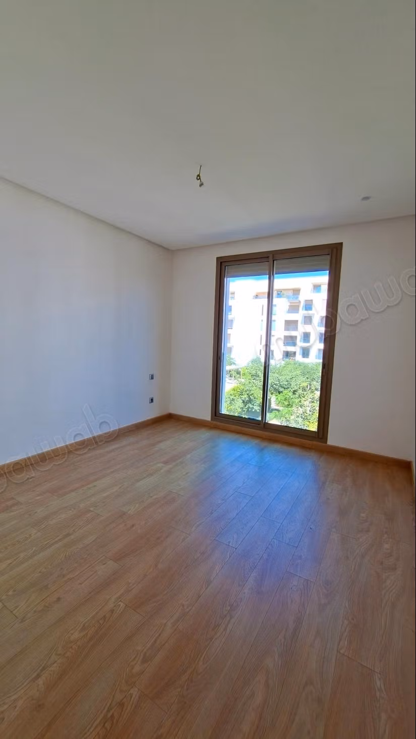 Appartement neuf en location a souissi