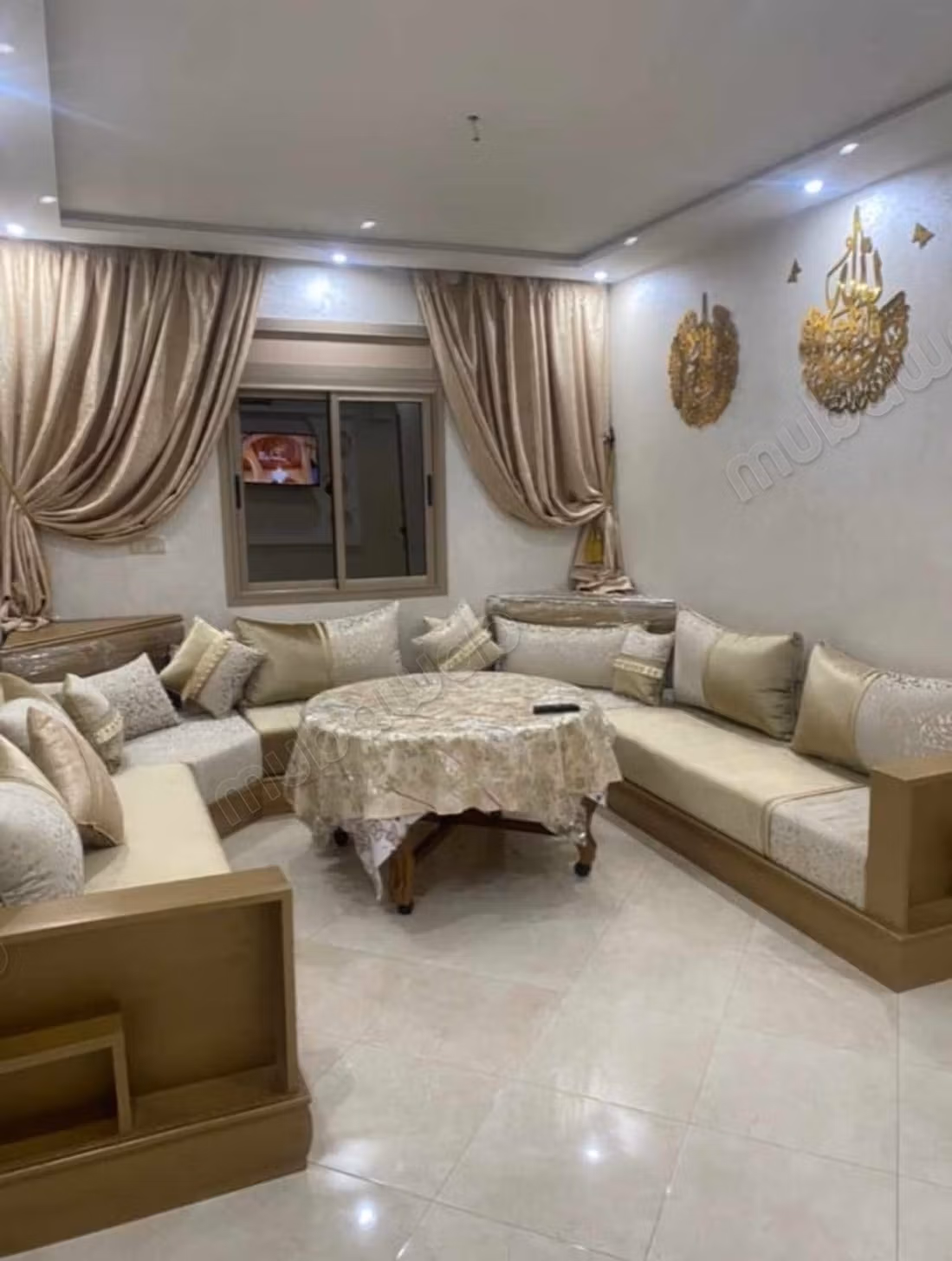 Appartements à louer à Hay Mohammadi. Surface totale 62 m². Salon traditionnel marocain, résidence sécurisée