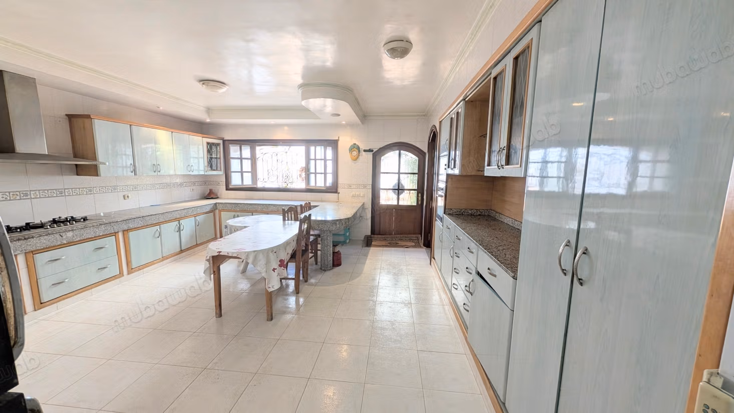 Somptueuse villa à vendre à Sidi Maarouf, 3 façades 468 M2