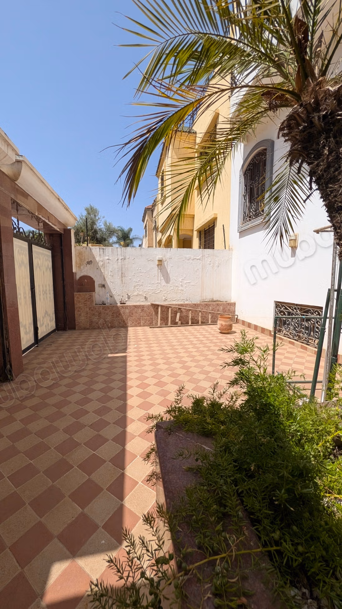Somptueuse villa à vendre à Sidi Maarouf, 3 façades 468 M2