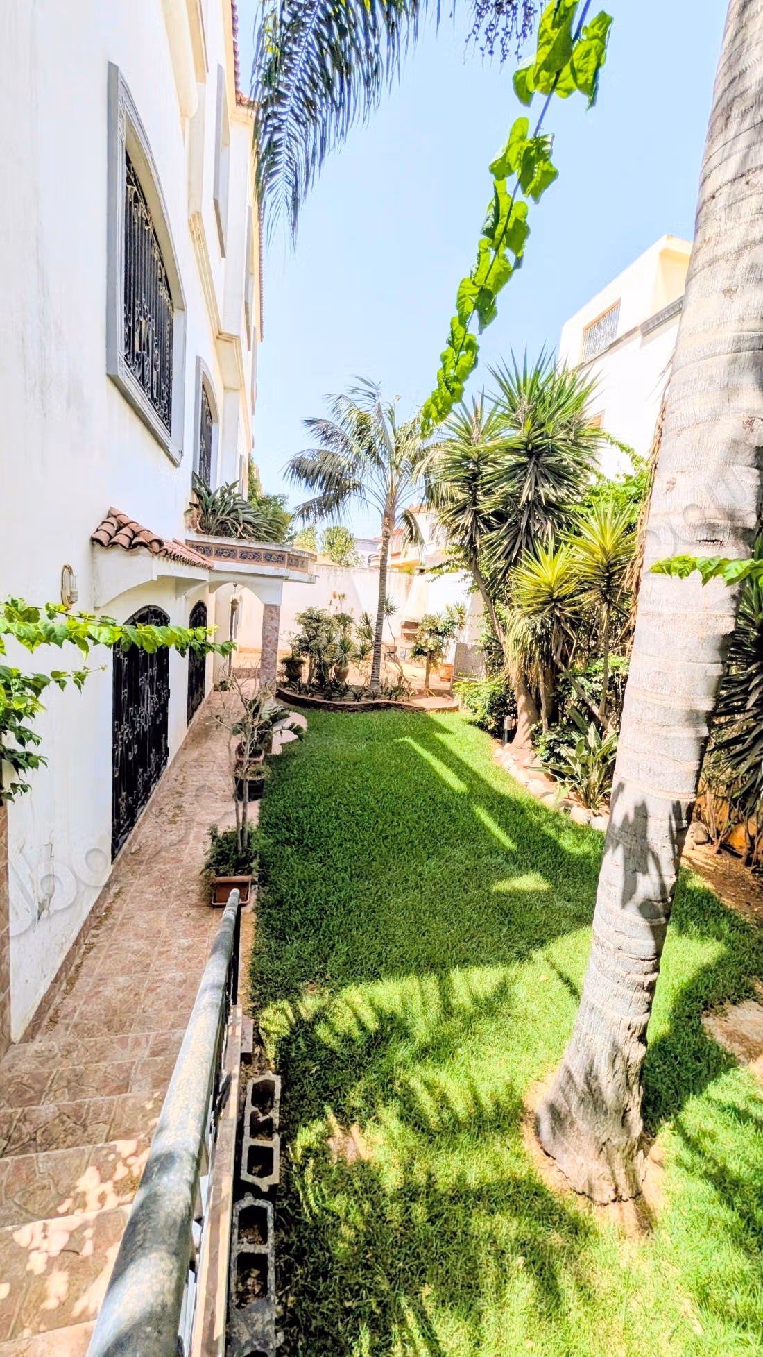 Somptueuse villa à vendre à Sidi Maarouf, 3 façades 468 M2