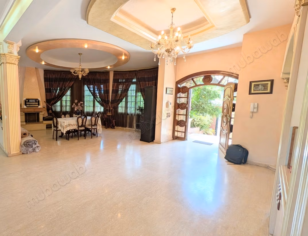 Somptueuse villa à vendre à Sidi Maarouf, 3 façades 468 M2