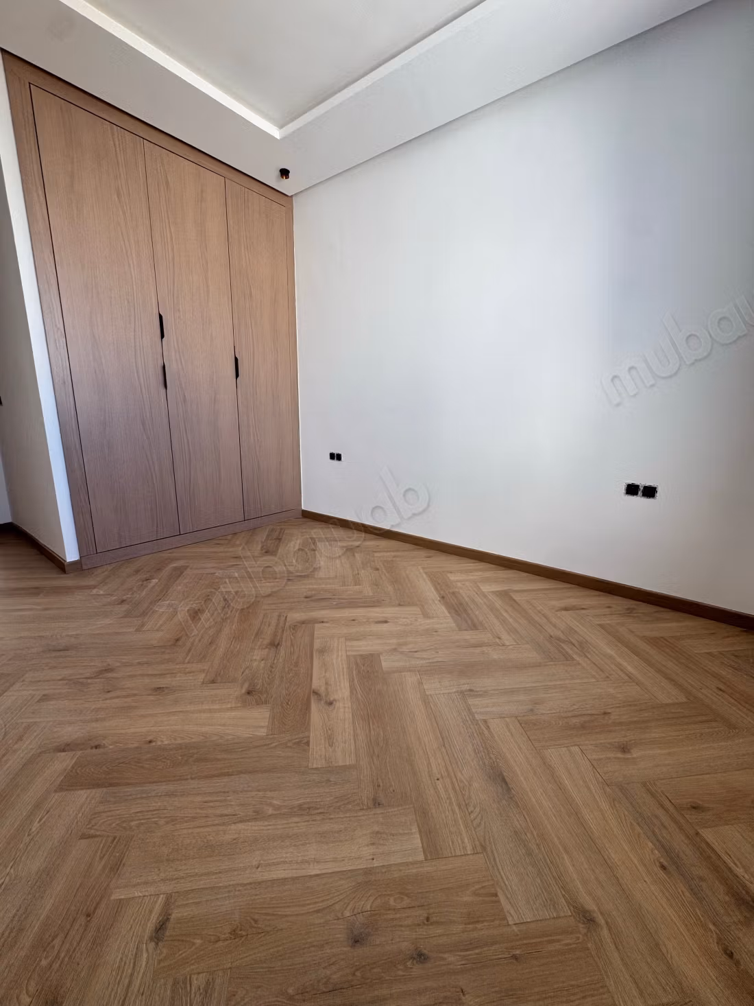 Superbe appartement à vendre à Palmier. 
1 chambre. 
Porte blindée et chauffage central