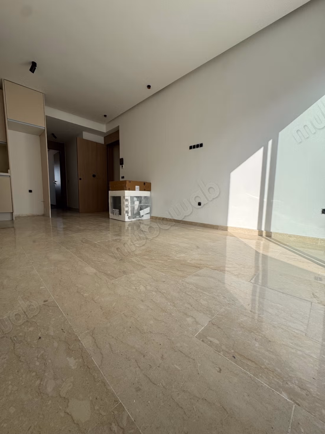 Superbe appartement à vendre à Palmier. 
1 chambre. 
Porte blindée et chauffage central