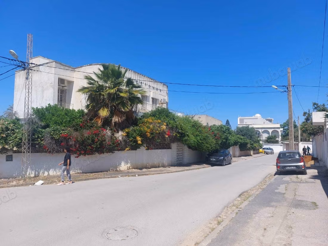In vendita - villa spaziosa a Borj Zouara, Tunisi
