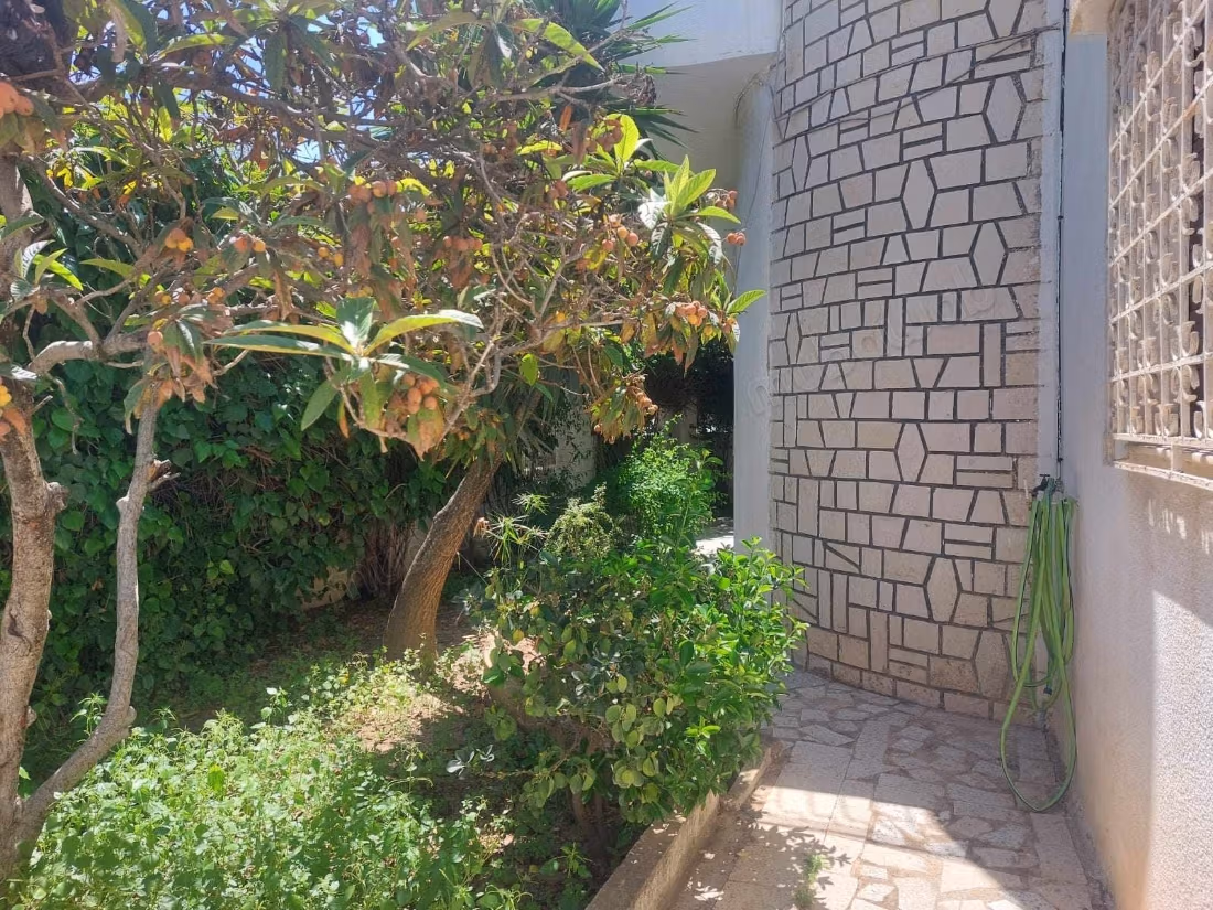 In vendita - villa spaziosa a Borj Zouara, Tunisi