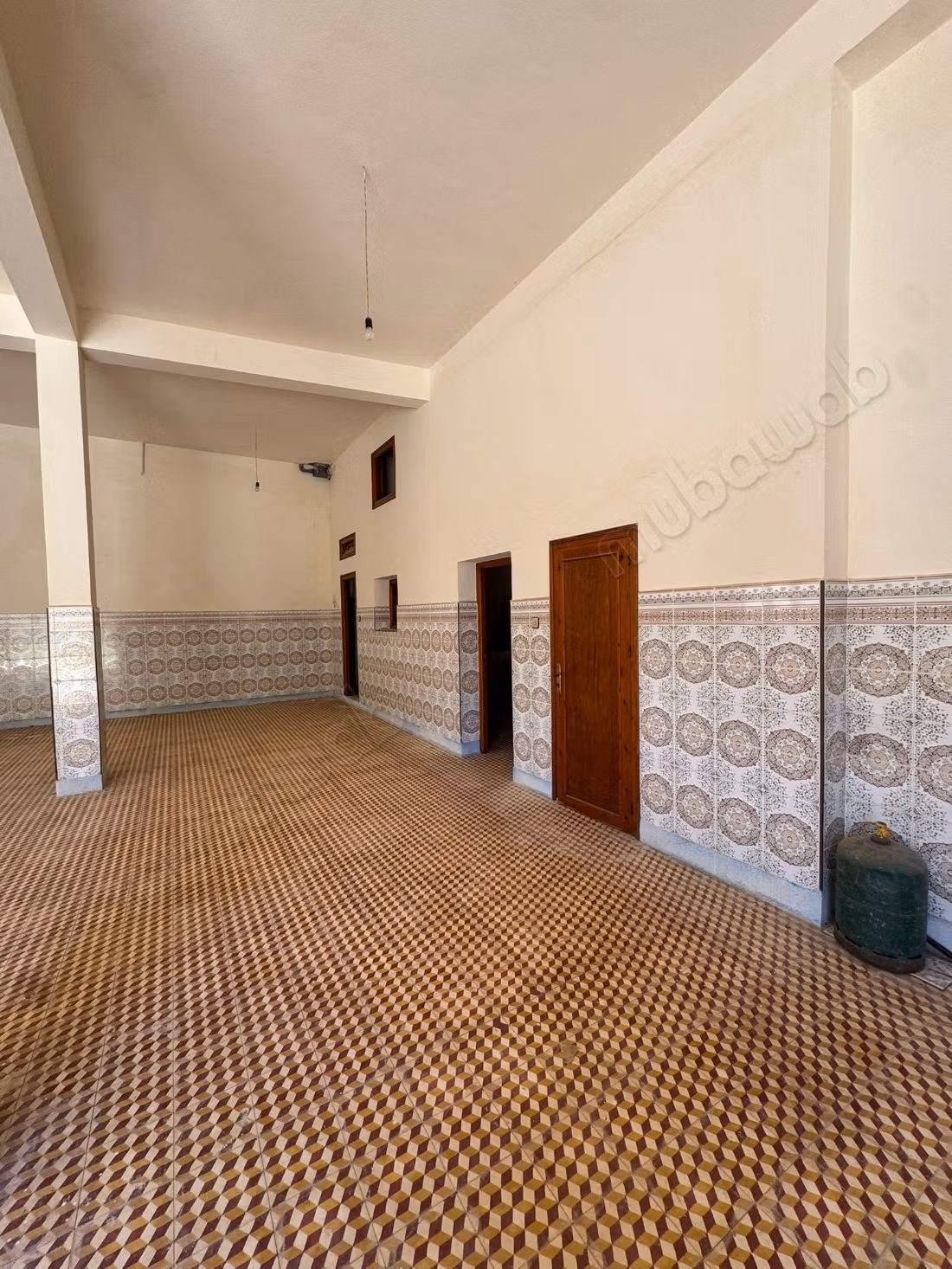 Te koop: huizen. 6 Kamers