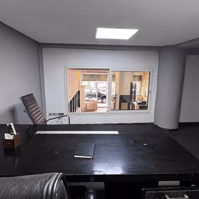 Commercieel pand te koop van 93,0 m² in Casablanca, Burger