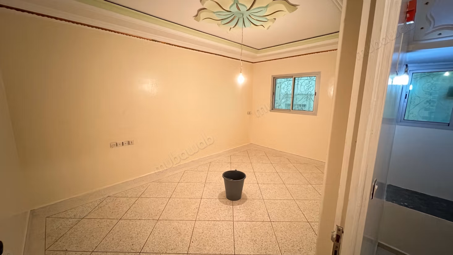 À vendre : Maison excellente à Khénifra. 3 belles chambres. Double vitrage et porte solide