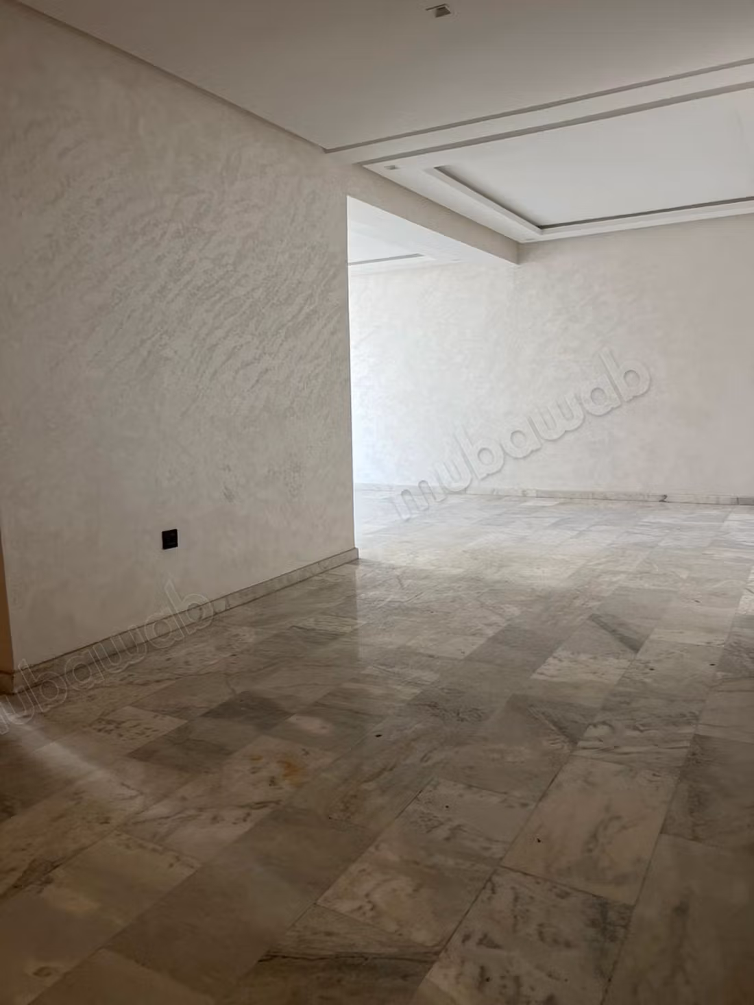 Appartement en location à Aïn Sebaâ. 3 chambres agréables. Conciergerie à disposition, système de climatisation