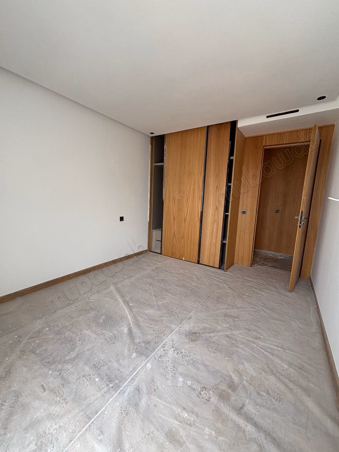 Studio for sale on palm tree