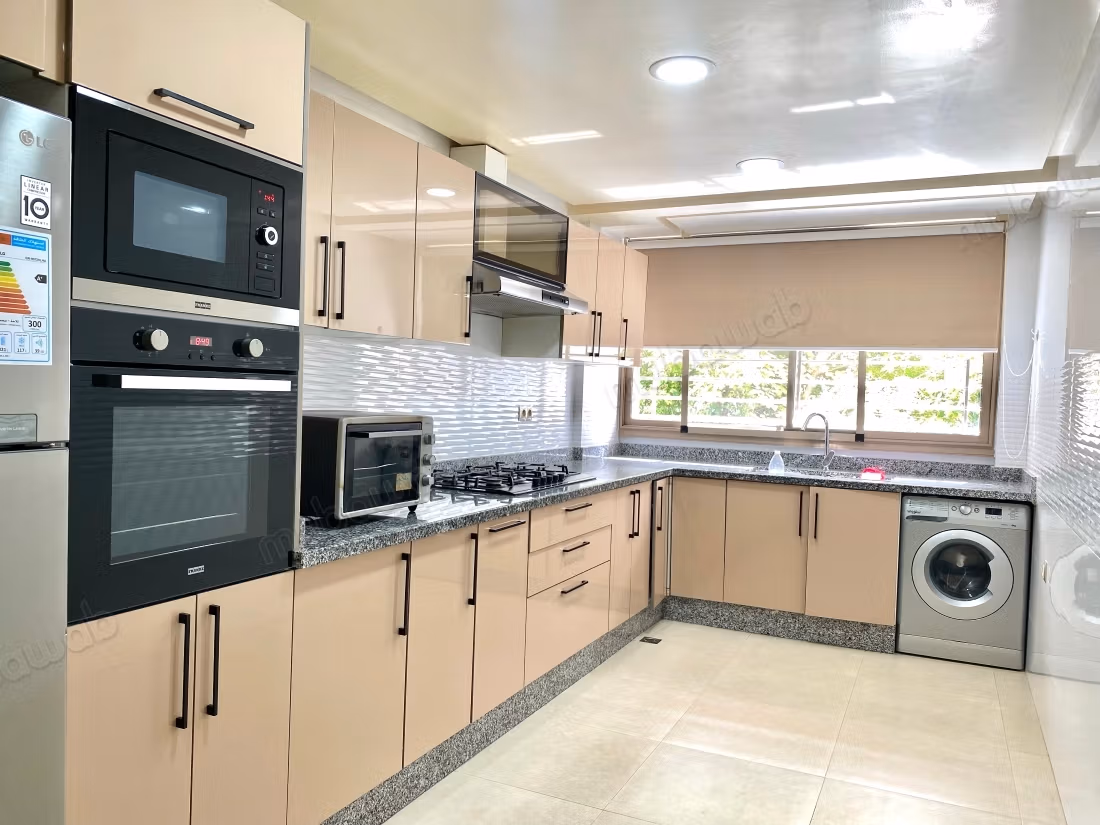 Beautiful apartment for sale in Agdal. 6 comfortable rooms. Elevator and terrace