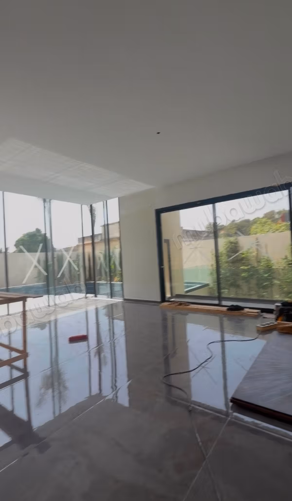 Hoge kwaliteit villa te koop in Jbel Kbir. 2 kamers. Zwembad, airconditioning
