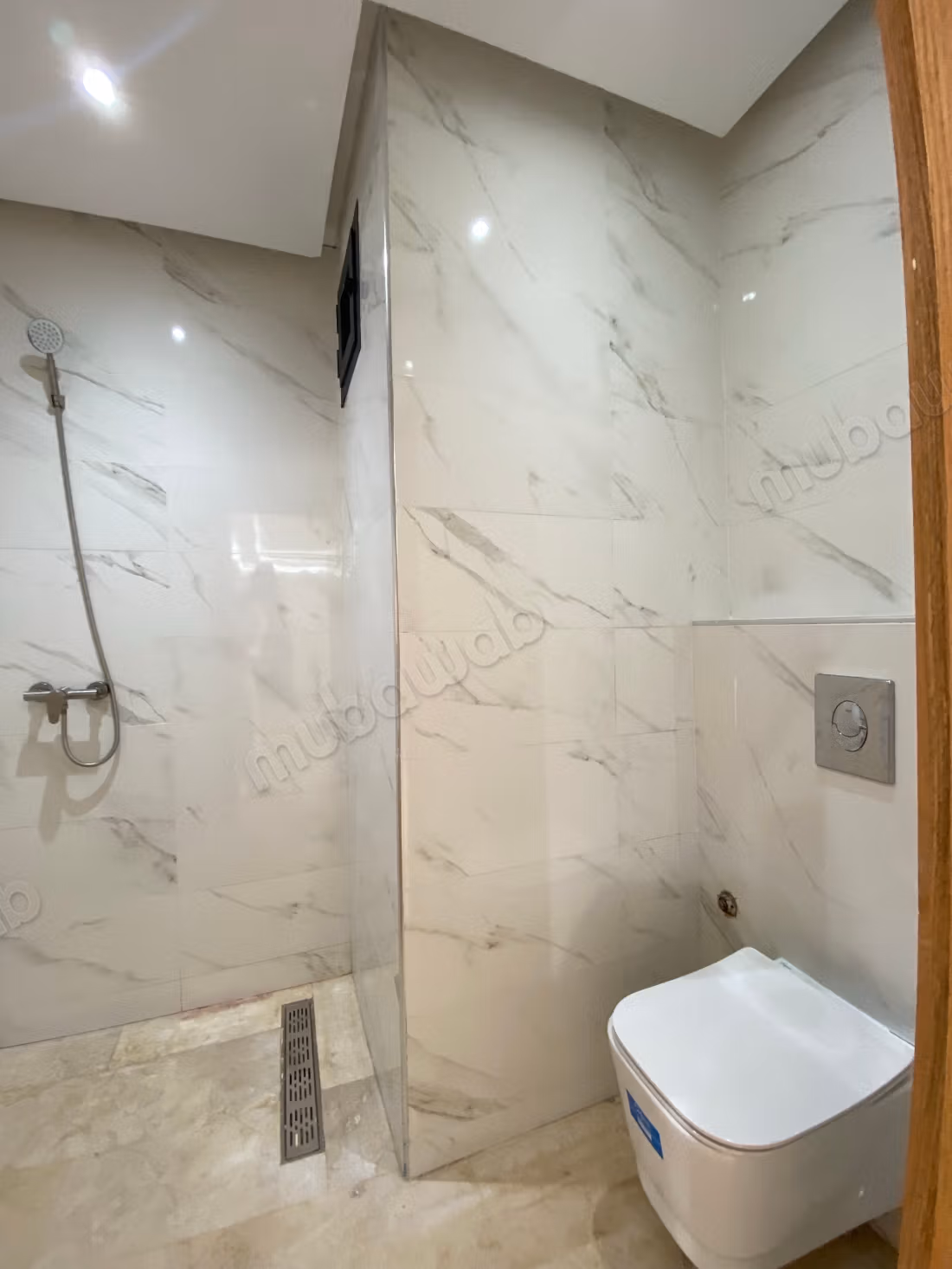 Rent this apartment in Agdal. 2 bedrooms. With elevator and terrace