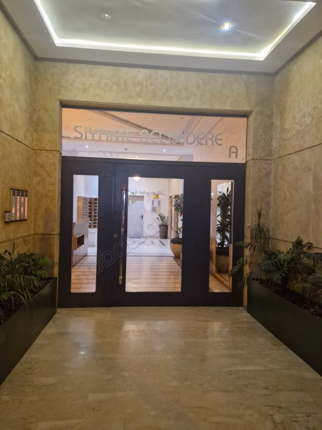 Appartamento F2 arredato di alta gamma/parcheggio privato
