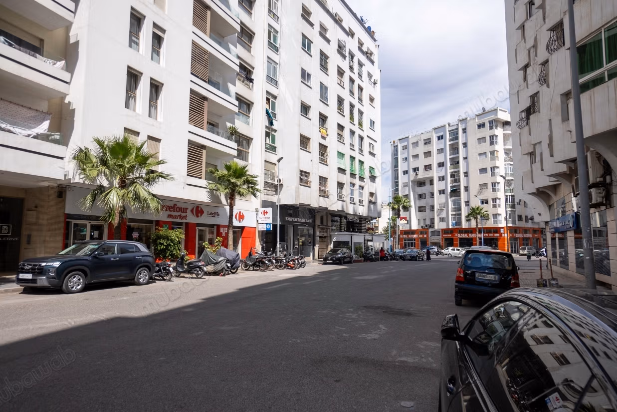 Appartamento F2 arredato di alta gamma/parcheggio privato